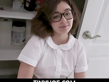 XXX video  Tiny Hipster Nerd Leana