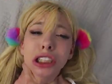 Người quay tóc vàng tí hon