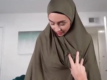 Hijab Stepmom Lilly Hall