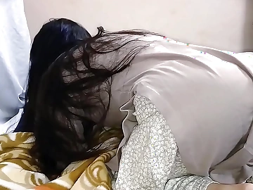 Punjabi thirsty aunty got her pussy