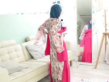 Small muslim wifey needs anent come into