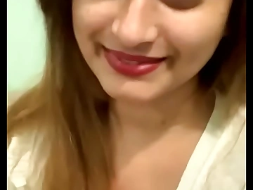 Hawt Tits Girlfriend Exposing Huge Tits