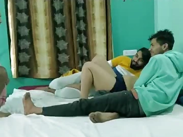 چار بوائے فرینڈ ایک