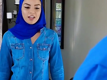 Gadis pada perempuan