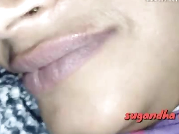 (Âm thanh tiếng Hindi) Cô gái thuê