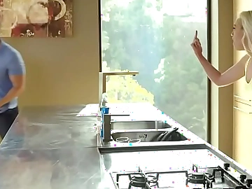 Step fellow-citizen rips sister's yoga