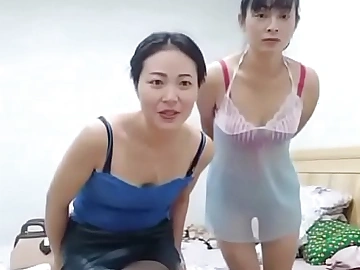 老汉强势插B双飞风韵�