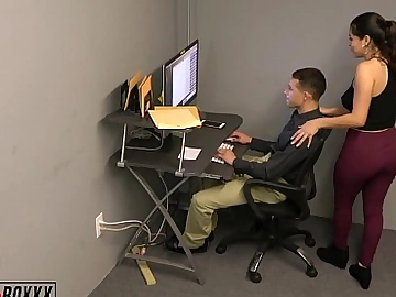 Untrained boxxx - surveillance video