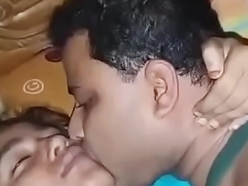 Bangladeshi Spliced Feeding Fat Bristols